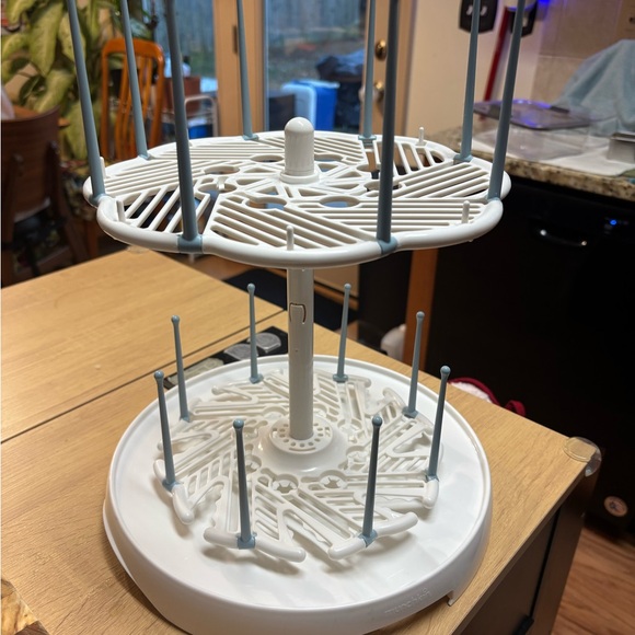 White and Blue Drying Rack - Picture 2 of 3